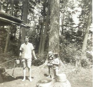 Dad (cute legs), me, Sandy