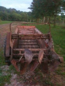 manure spreader without the manure angelacreshorsehavenrescue.blogspot.com